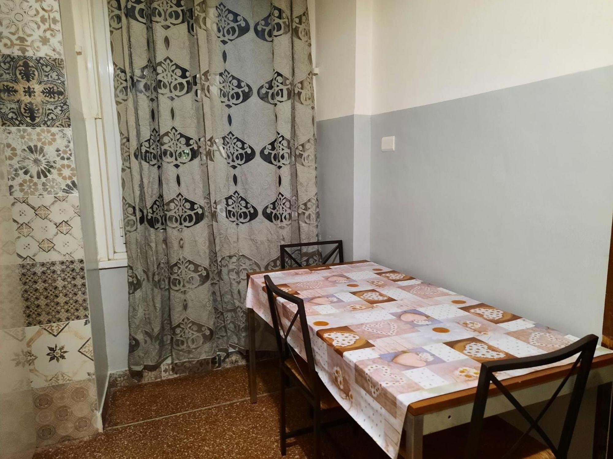 Apartment Comfortable One Bedroom With Parking Space In The Center Of Genua