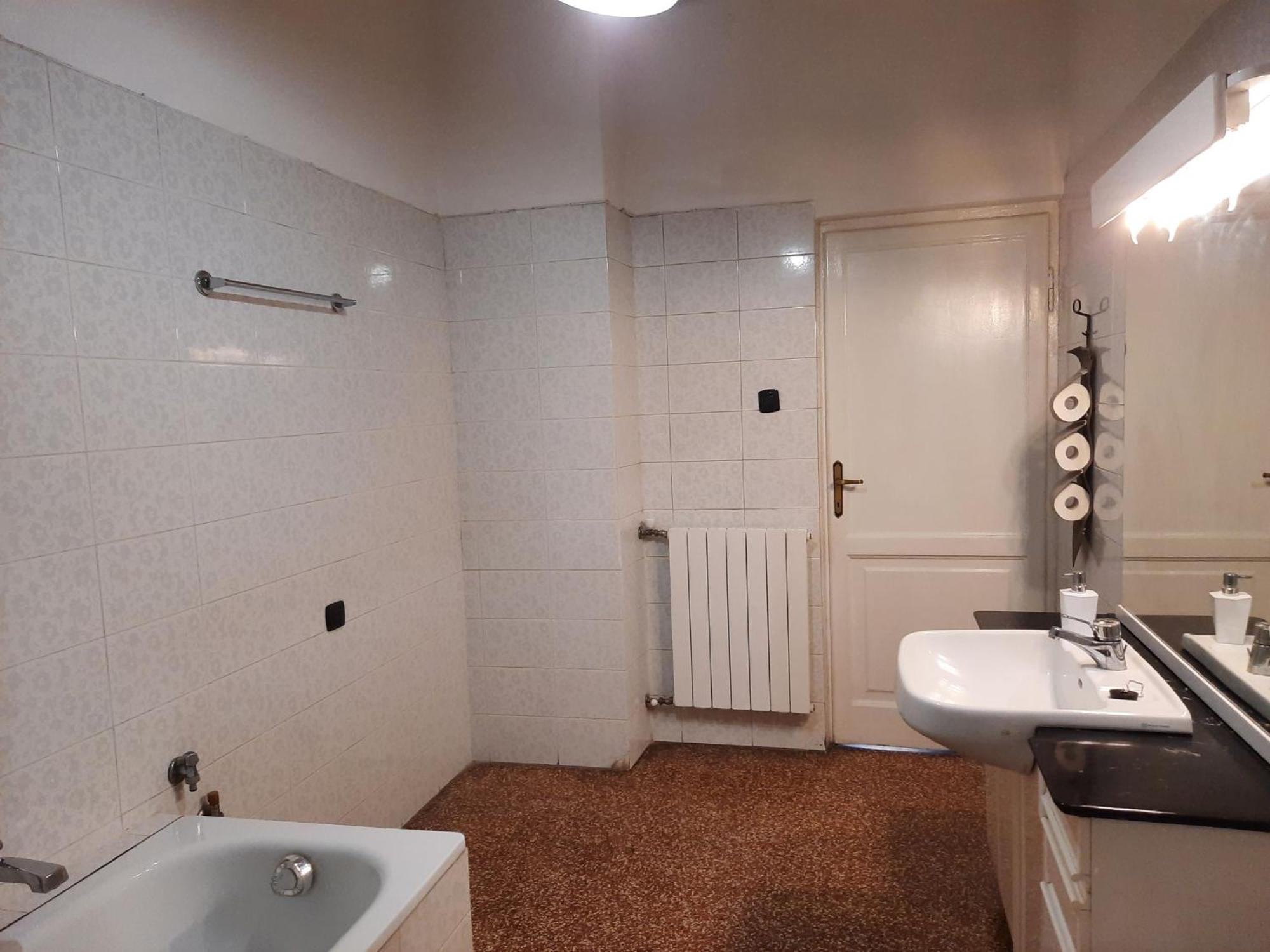 Comfortable One Bedroom With Parking Space In The Center Of Appartement Genua